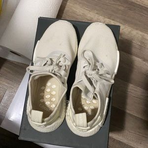 NMD_R1 W